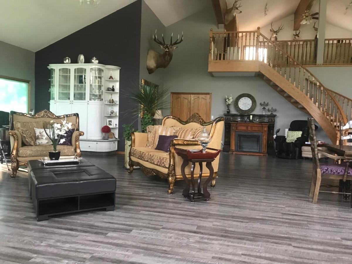 Rolling Hills Country Resort Bed And Breakfast Three Hills Экстерьер фото