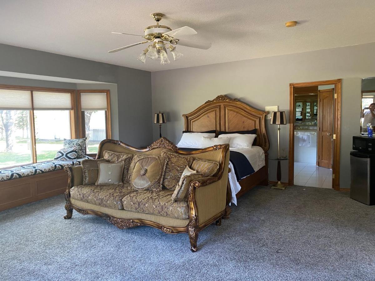 Rolling Hills Country Resort Bed And Breakfast Three Hills Экстерьер фото