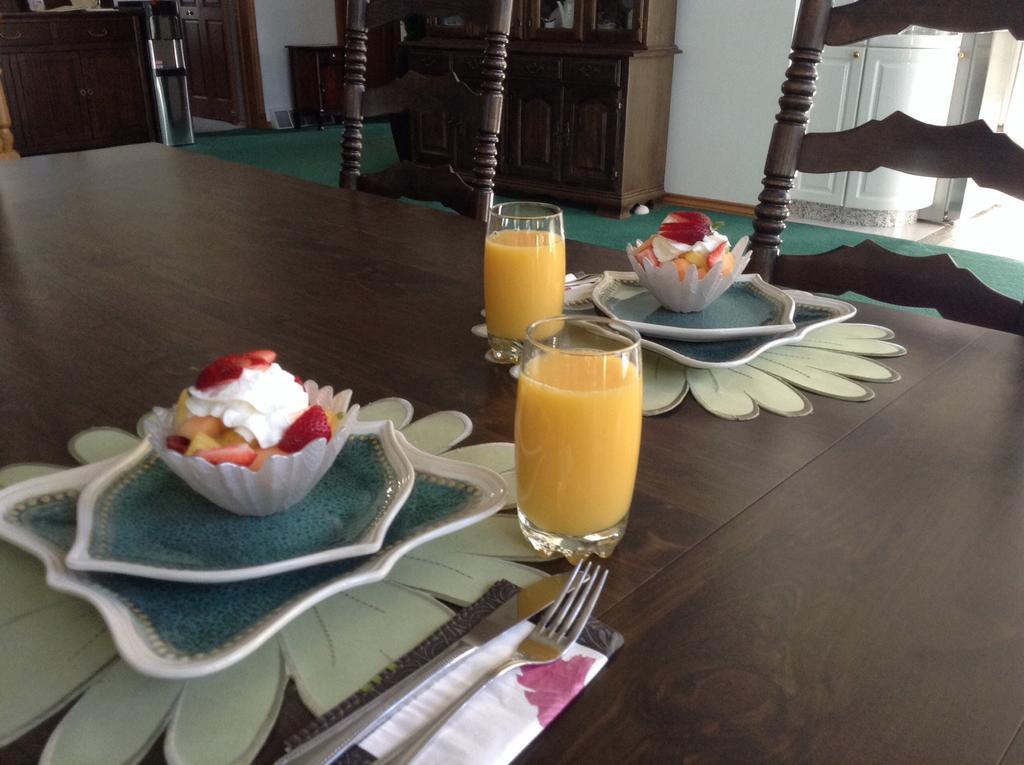 Rolling Hills Country Resort Bed And Breakfast Three Hills Экстерьер фото